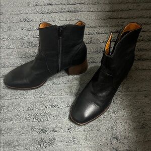 Lucky Brand Black Leather Ankle Booties